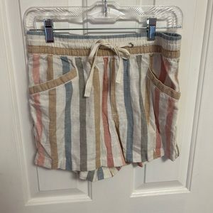 Striped gap shorts in size small
